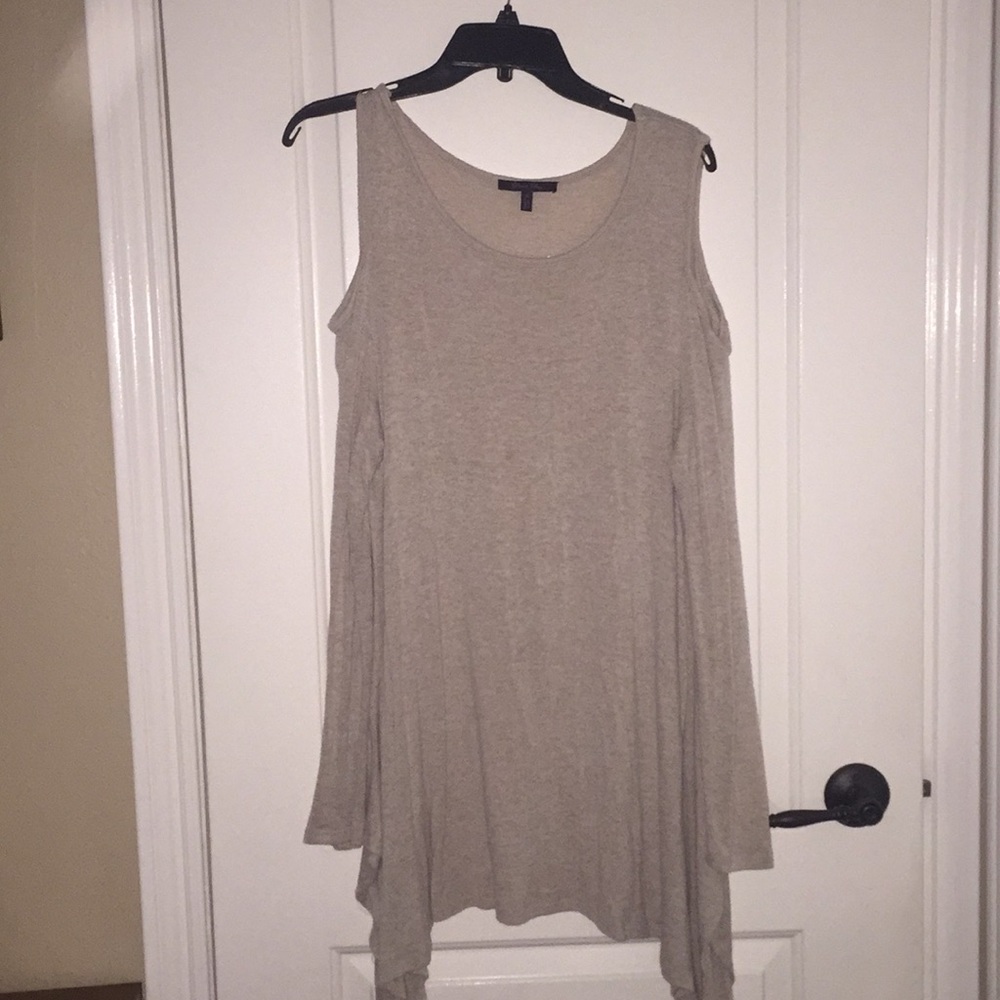Cold shoulder tunic